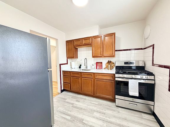 4th image of 7180 Jamieson Ave APT 2W
