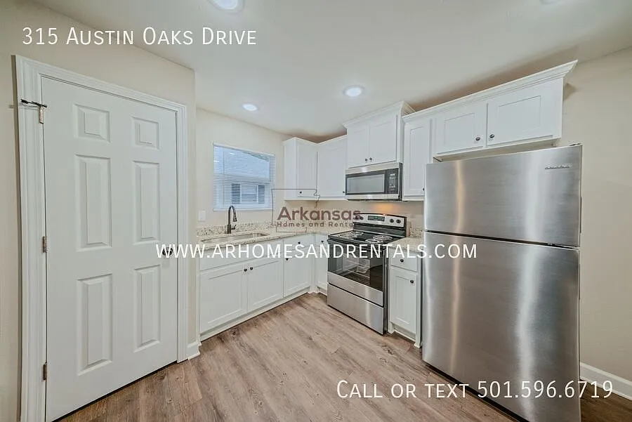 315 Austin Oaks Drive l 2 Bedrooms l 1 Bathroom — Photo 3