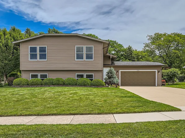 1365 Freeman Rd, Hoffman Estates, IL 60192