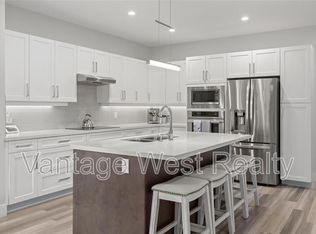 1064 Lawson Ave, Kelowna, BC V1Y 6T4