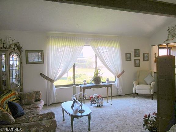 4th image of 10210 Fox Hollow Dr