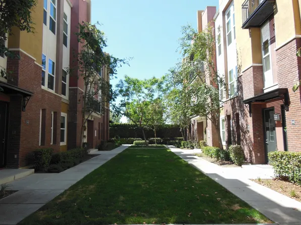 732 W 1st St, Claremont, CA 91711
