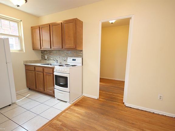 2nd image of 137 N Craig St #9539674