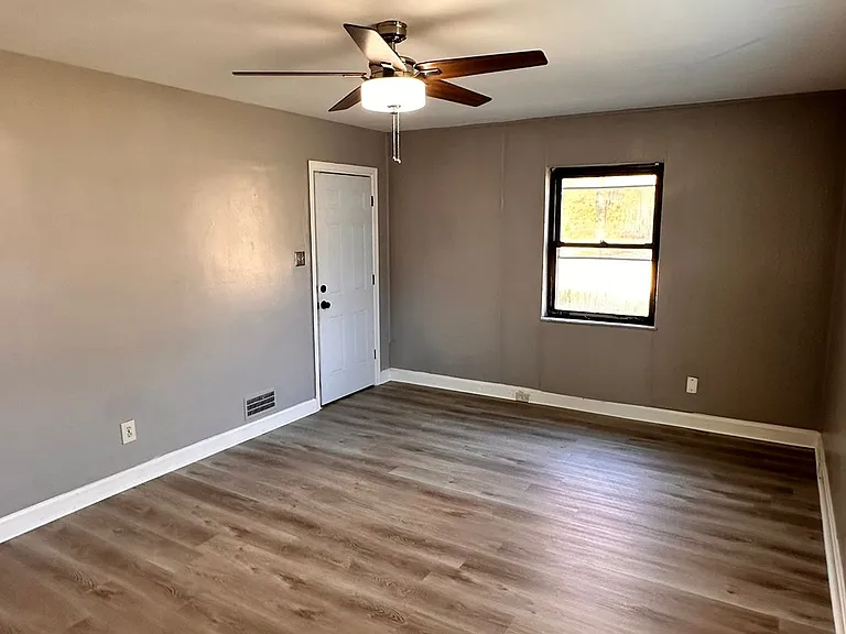 3411 Daytona Ave #2 — Photo 2