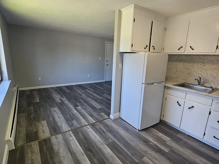 435 Allen St #203 — Photo 2