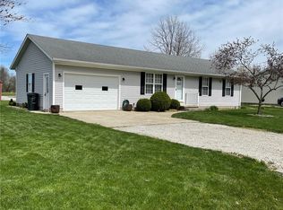 707 W Jackson Ave, Altamont, IL 62411