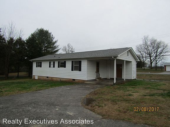 5th image of 104 Firewood Ln