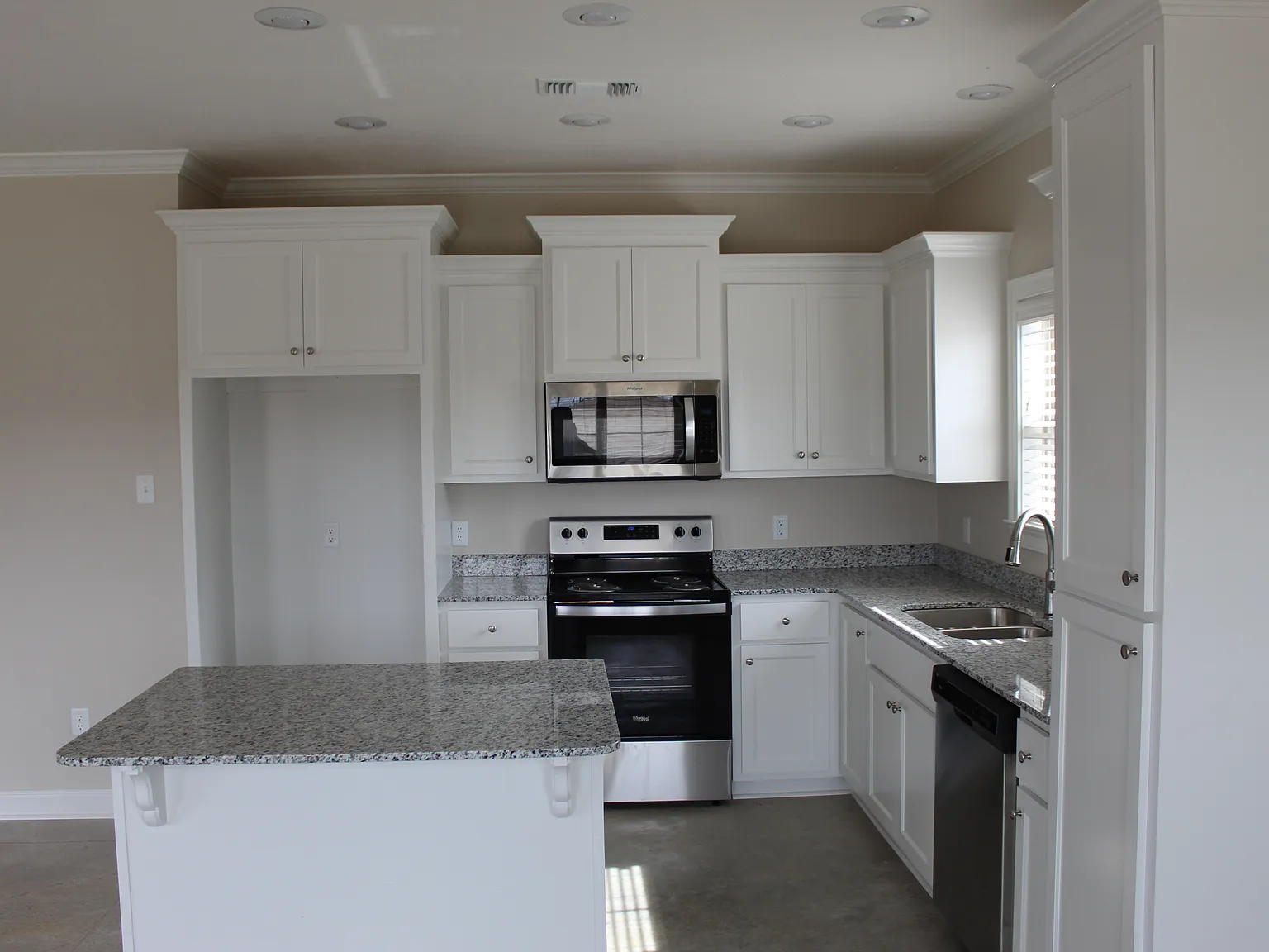 4 bed, 1823 sqft, $1,900 — Photo 4