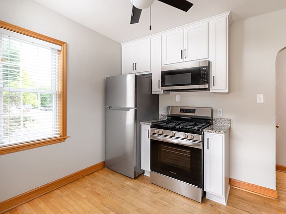 3rd image of 3388 S Kinnickinnic Ave