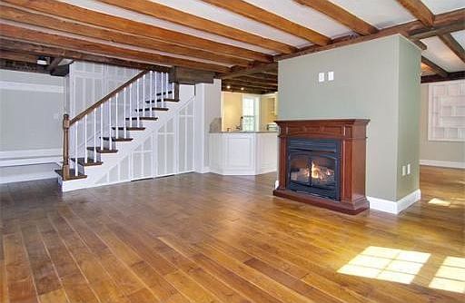 5th image of 24 Sibley St