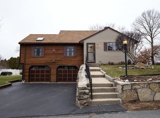 9 Lakeshore Dr, Marlborough, MA 01752