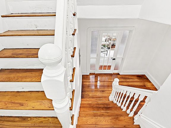 3rd image of 615 Salem St #2