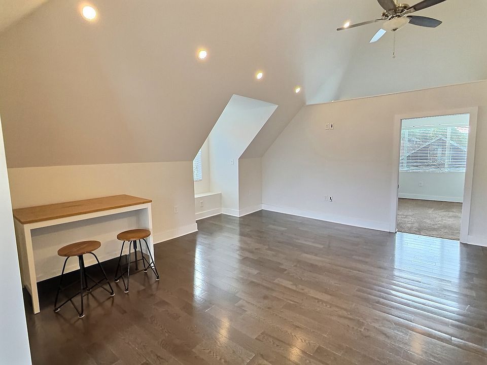 Living/dining room.
