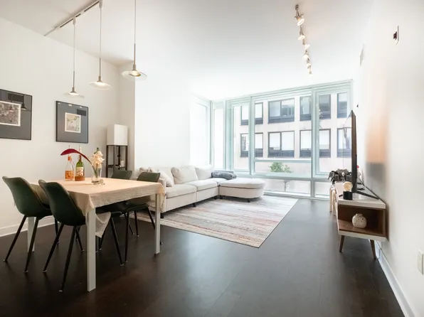 261 W 28th St APT 2D, New York, NY 10001