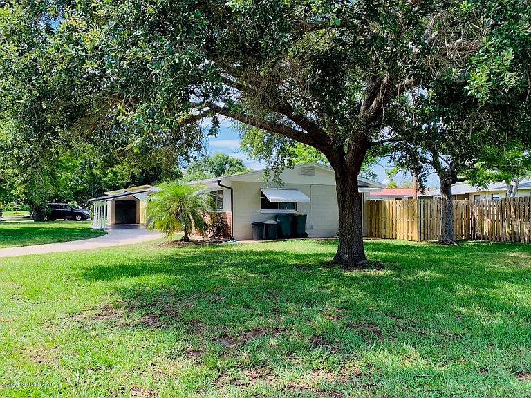 530 Allen Dr — Photo 16