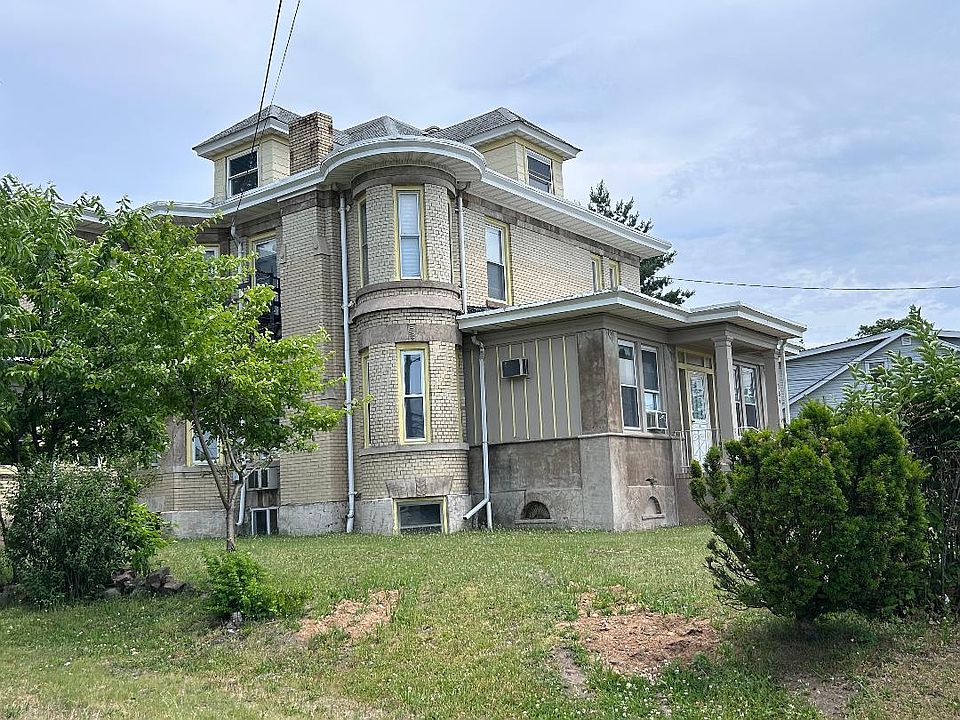 1st image of 156 Brown Ave APT 2