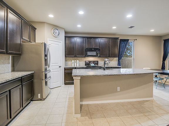 3rd image of 3412 Woodlawn Farms