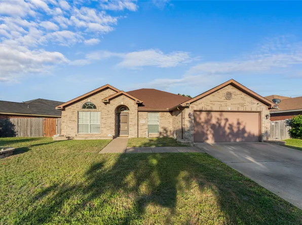 3953 Silver Springs Dr, Fort Worth, TX 76123