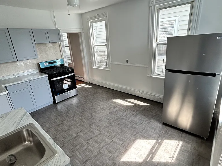 222 Inslee Pl #2 — Photo 4