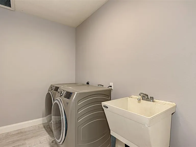 1648 Bayshore Dr — Photo 45