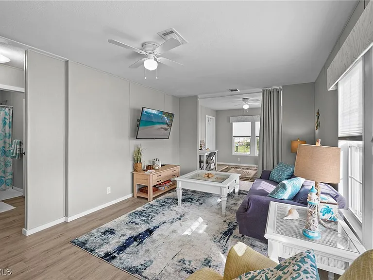 1747 Beverly Dr — Photo 10