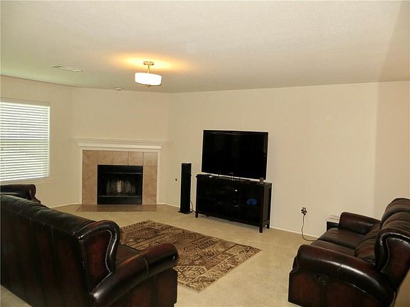 4th image of 10616 Cochron Dr