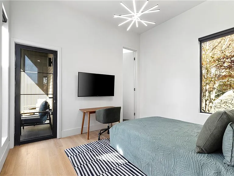 3600 Lower Roswell Rd — Photo 53