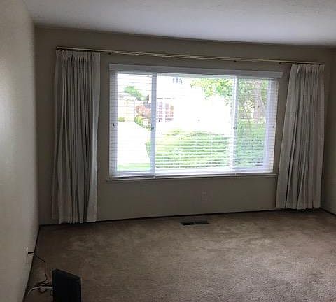 5th image of 4848 Pinemont Dr