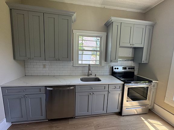 5th image of 152 Pierpont Ave
