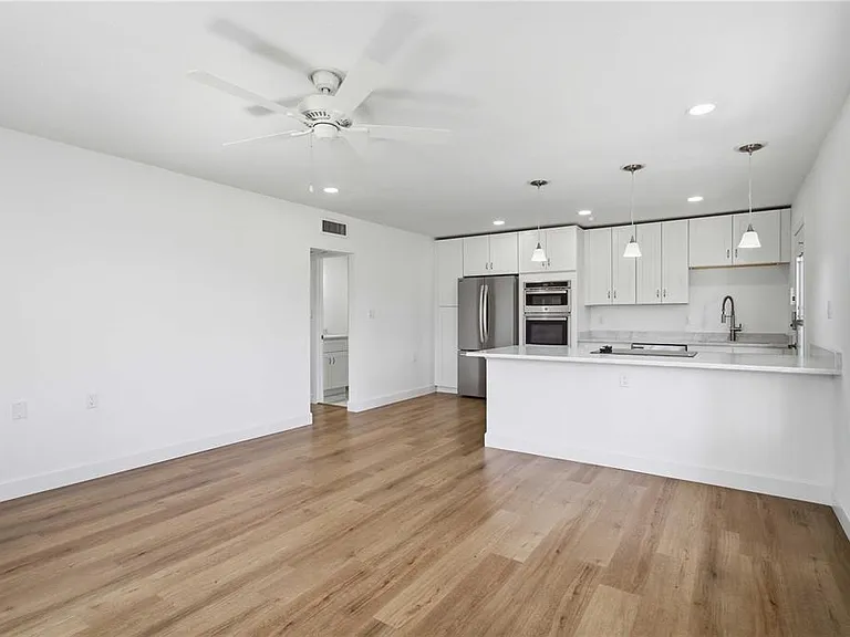 765 John Ringling Blvd #1 — Photo 9