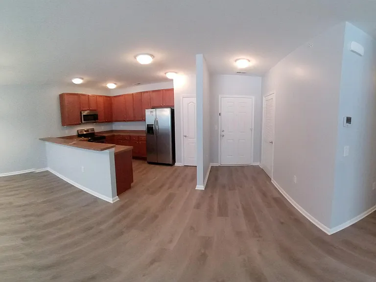 908 Southmoor Dr #303 — Photo 19