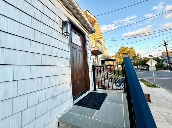 144 Centre Avenue image 2 of 19