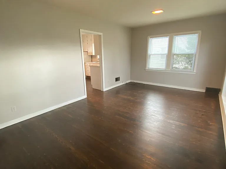2339 S Cleveland Ave — Photo 7