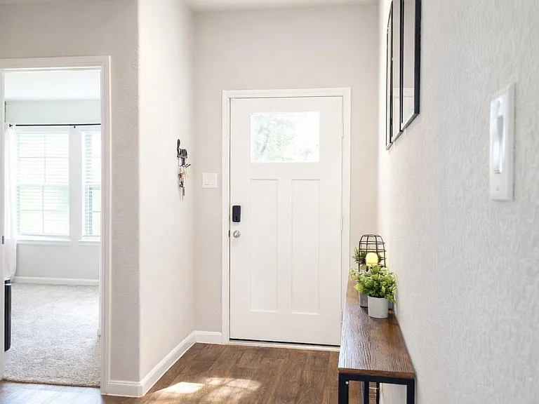 519 Kickapoo Dr — Photo 3