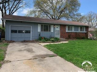 1915 Clare Rd, Lawrence, KS 66046