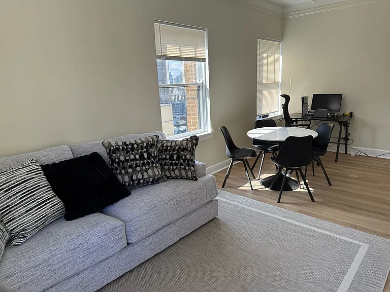 Canterbury Court Apartments — Photo 25
