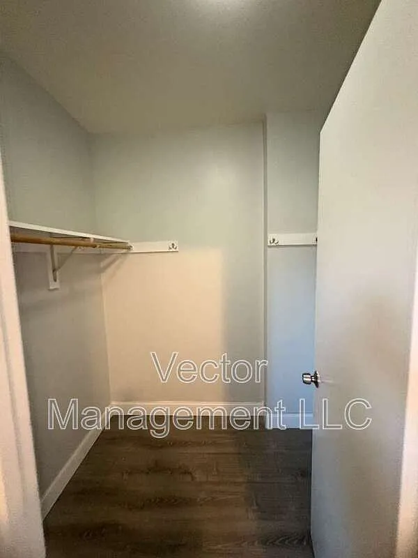 2842 Dixwell Ave — Photo 4