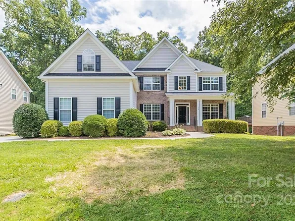 124 Pink Orchard Dr, Mooresville, NC 28115
