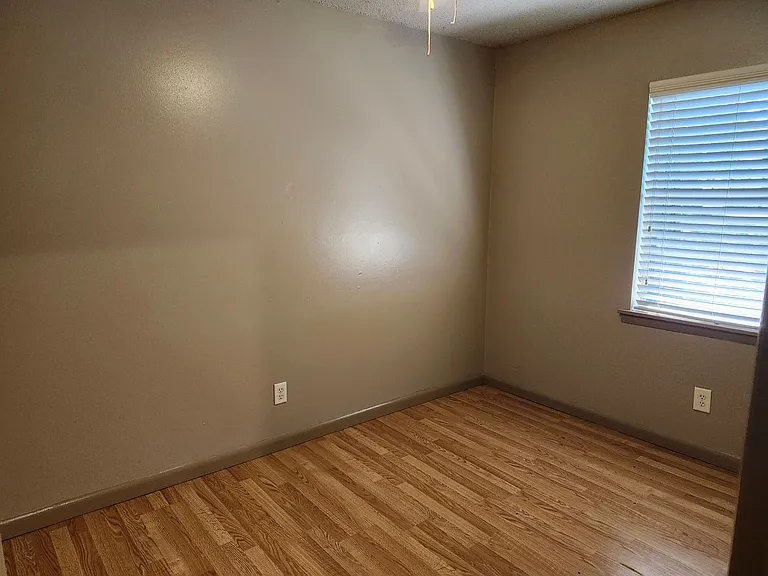 1619 Longview St #A — Photo 11
