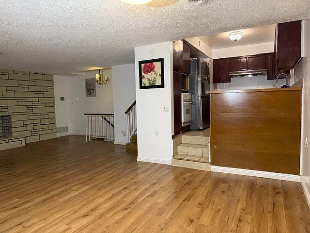 2 bed, 1151 sqft, $2,900 — Photo 3