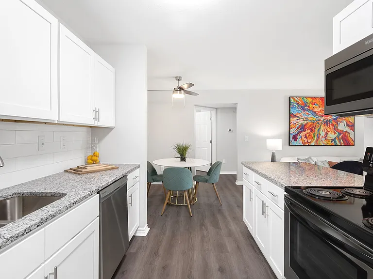 Vida Apartments — Photo 36