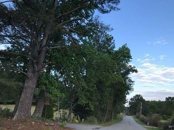 4th image of 682 Patterson Plant Rd