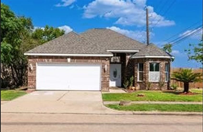 1st image of 2402 Raintree Village Dr