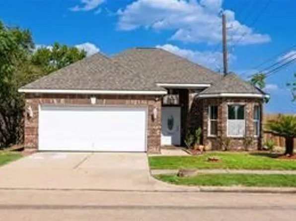 2402 Raintree Village Dr, Katy, TX 77449