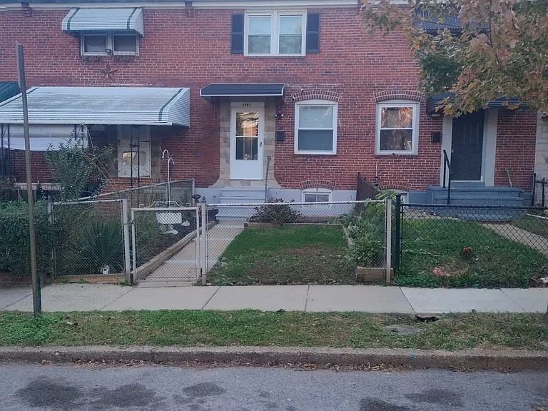 3741 Saint Victor St — Photo 9