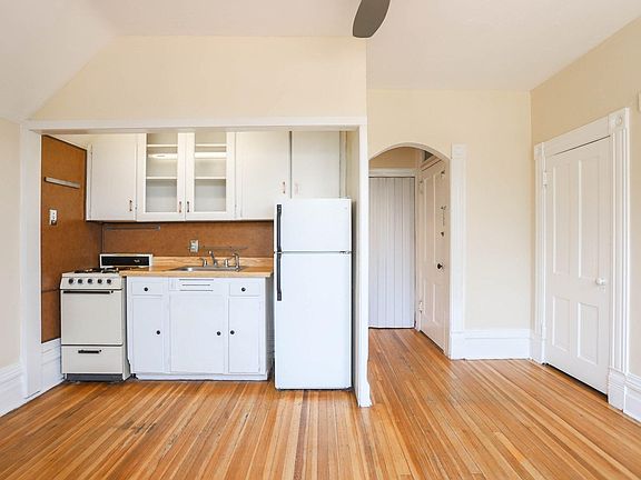 5th image of 147 N Sherman St #2