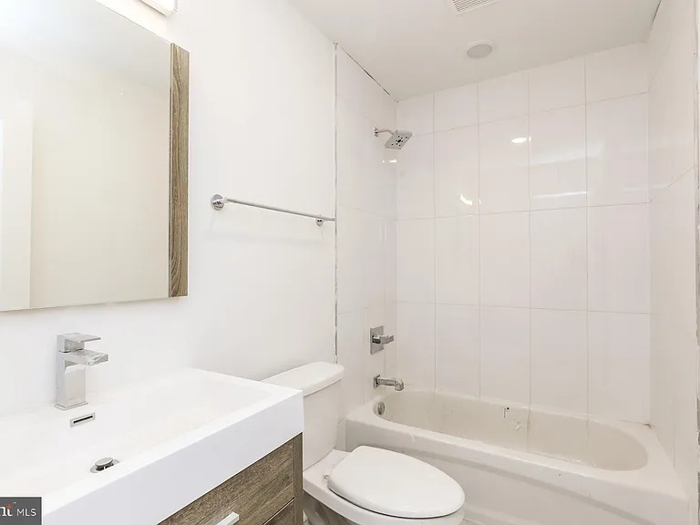 1431 Brown St #2 — Photo 5