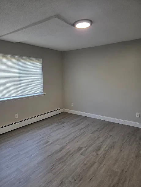 2 bed, 750 sqft, $950 — Photo 2