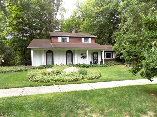 414 Chelmsford Dr, Aurora, OH 44202