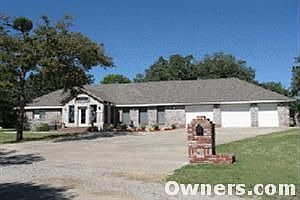 1st image of 2023 Lakeview Dr